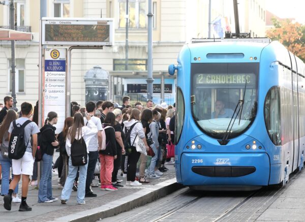 Zagreb: Dan bez automobila – besplatan javni gradski prijevoz tramvajima, autobusima i uspinjačom Zagreb: Dan bez automobila – besplatan javni gradski prijevoz tramvajima, autobusima i uspinjačom