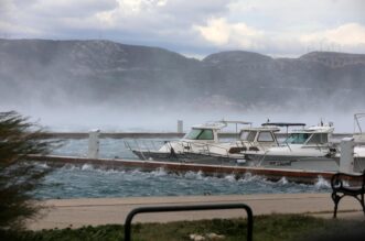 Rijeka: Problemi zbog olujne bure na rfijeckom podrucju