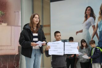 Učenički-program-na-kamenu-Vox-populi-5 Učenički-program-na-kamenu-Vox-populi-5