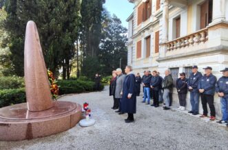 opatija polaganje vijenaca zrtve domovinskog rata (13) opatija polaganje vijenaca zrtve domovinskog rata (13)