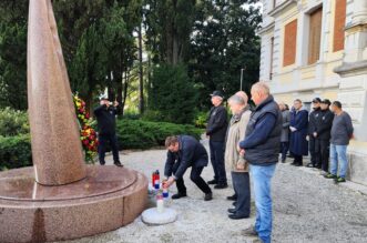 opatija polaganje vijenaca zrtve domovinskog rata (6) opatija polaganje vijenaca zrtve domovinskog rata (6)