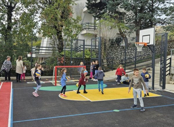 os veprinac skola djeca igraliste (6)