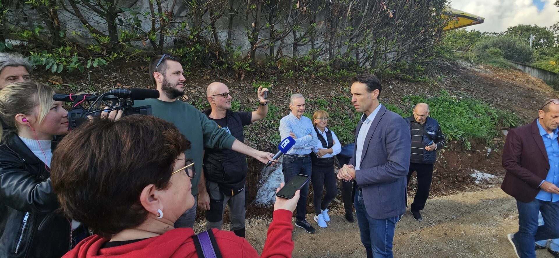 vatrogasni pristup vrh ike (6) vatrogasni pristup vrh ike (6)