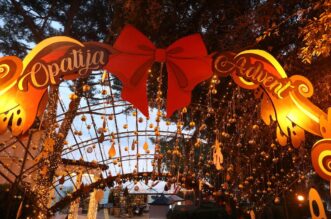 Opatija: Grad ukrašen za Advent Opatija: Grad ukrašen za Advent