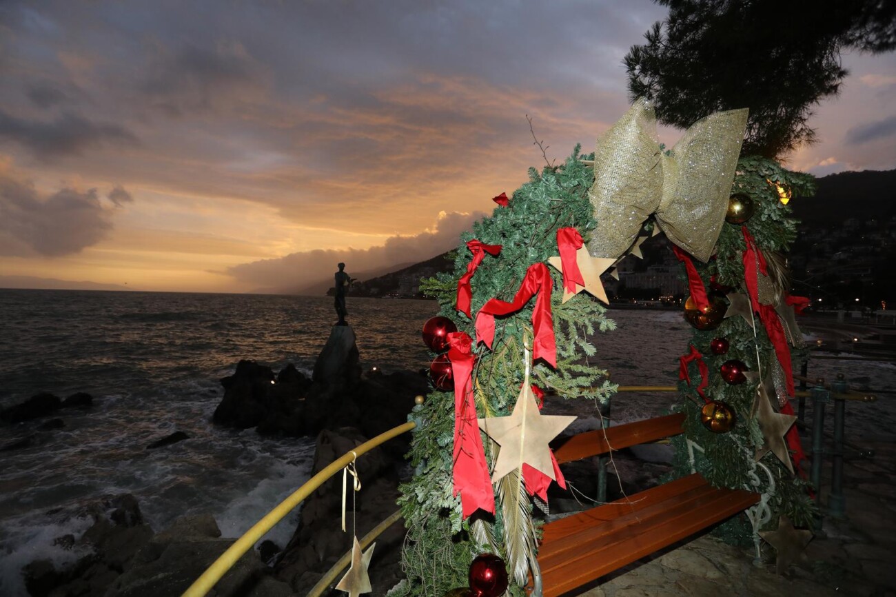 Opatija: Grad ukrašen za Advent Opatija: Grad ukrašen za Advent