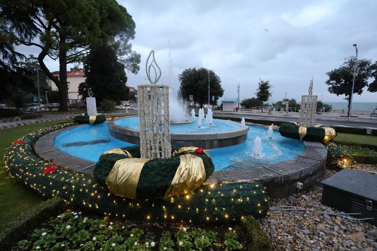 Opatija: Grad ukrašen za Advent Opatija: Grad ukrašen za Advent