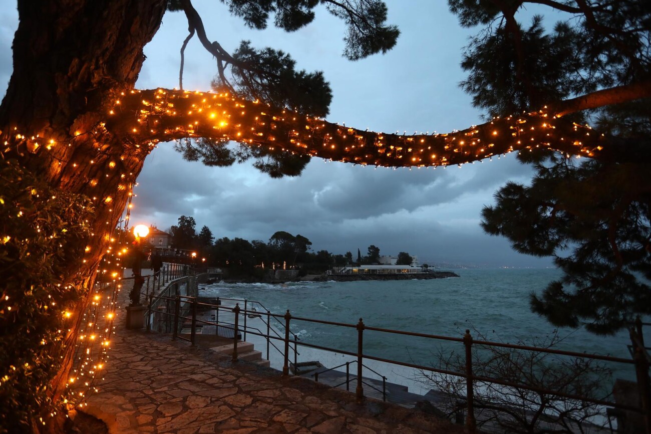 Opatija: Grad ukrašen za Advent Opatija: Grad ukrašen za Advent