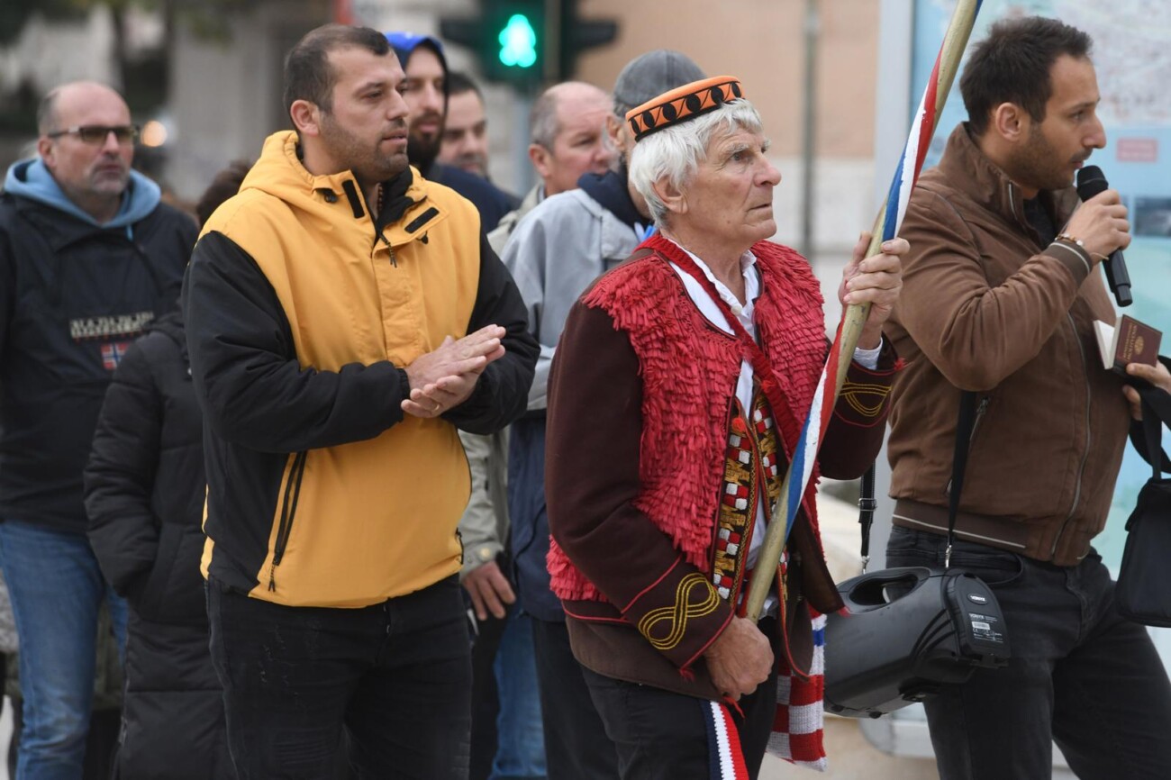 ibenik: Mukarci mole krunicu svake prve subote u mjesecu ibenik: Mukarci mole krunicu svake prve subote u mjesecu