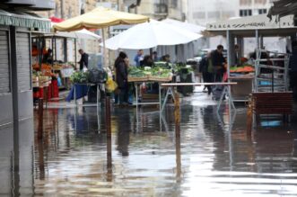 Rijeka: Poplavljene ulice oko gradske trnice Rijeka: Poplavljene ulice oko gradske trnice