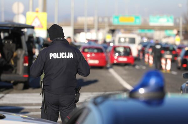 Zagreb: Policija kod Lučkog dočekala navijače Hajduka