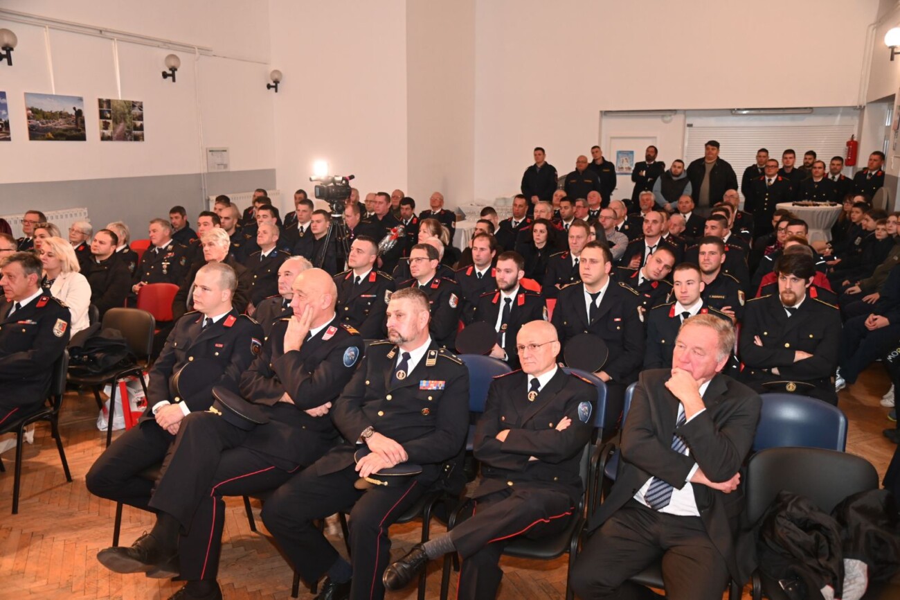 dvd halubjan 40 godina (5)