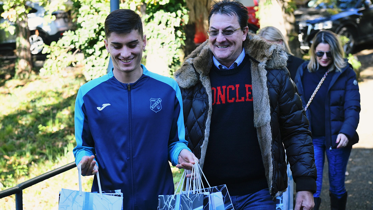 hnk rijeka djecja bolnica kantrida darovi (4) hnk rijeka djecja bolnica kantrida darovi (4)