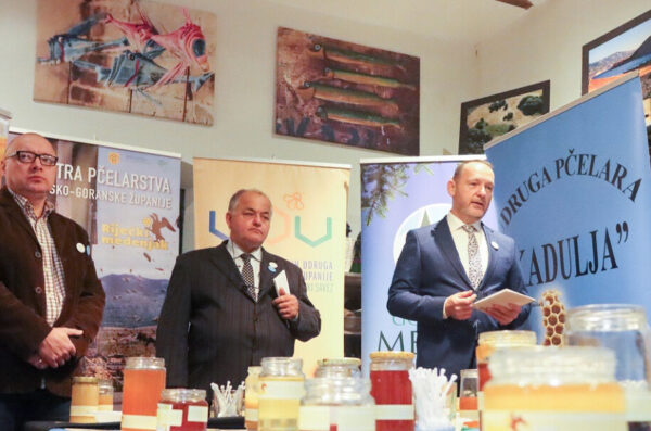 medenjak rijecki med (1)