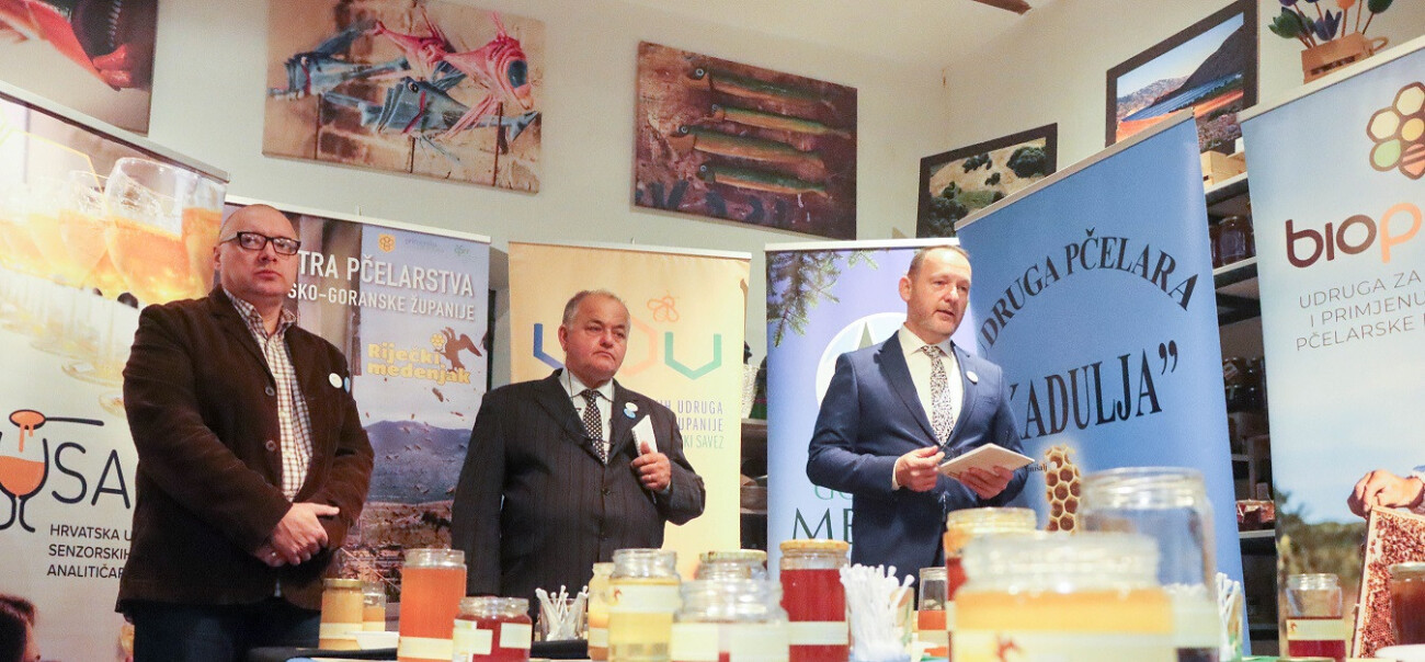 medenjak rijecki med (1)