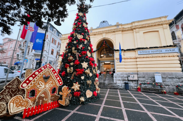 mrkat bor jelka nova godina 2023 opatija