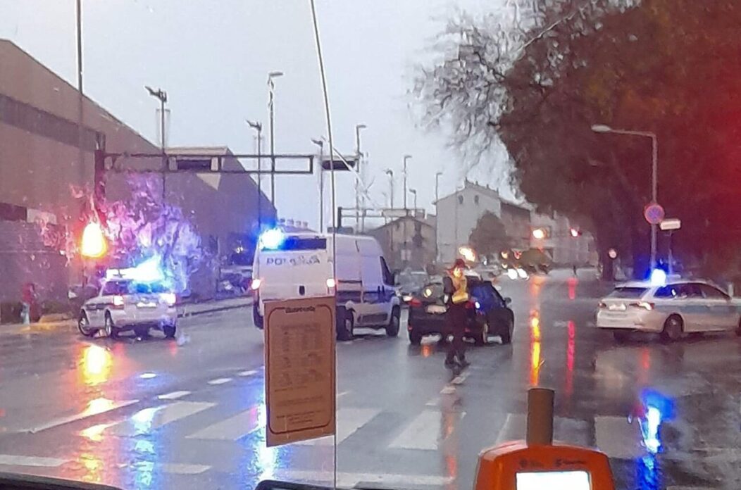 nesreća policija ztc pječak 021223 nesreća policija ztc pječak 021223