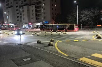 AUTOBUS-ZA-AUTOBUSOM AUTOBUS-ZA-AUTOBUSOM