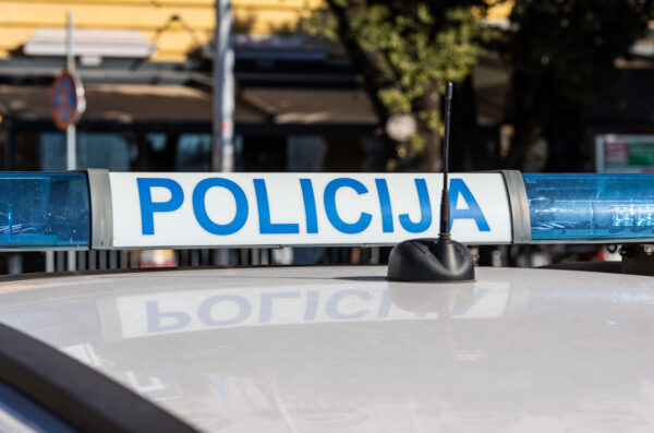 Ilustrativna policija-110