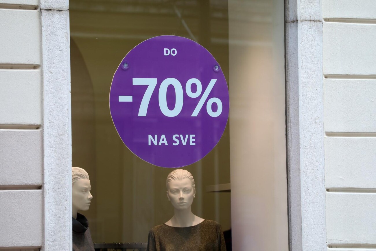 Rijeka: Pocela snizenja po trgovinama Rijeka: Pocela snizenja po trgovinama