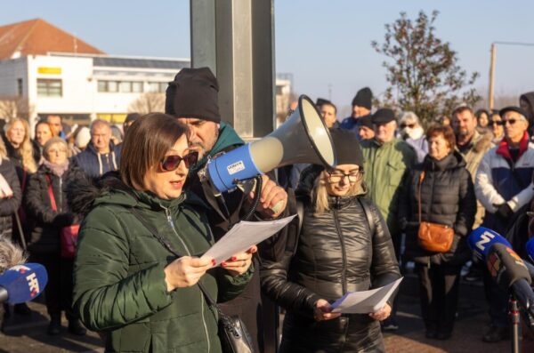 Vukovar: Prosvjed roditelja pretučenih mladića i Vukovaraca zbog nasilja u gradu