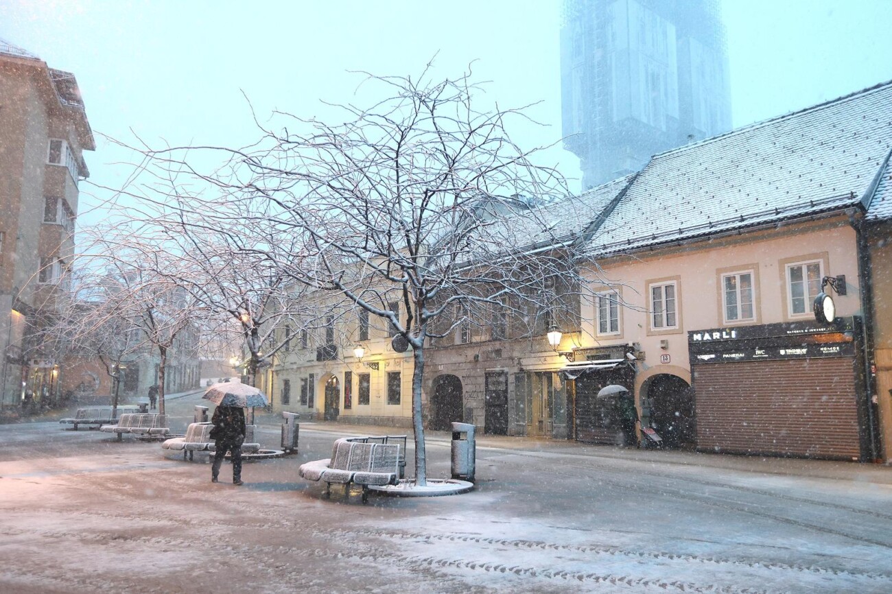 Zagreb: Zahlađenje i snijeg na ulicama grada Zagreb: Zahlađenje i snijeg na ulicama grada