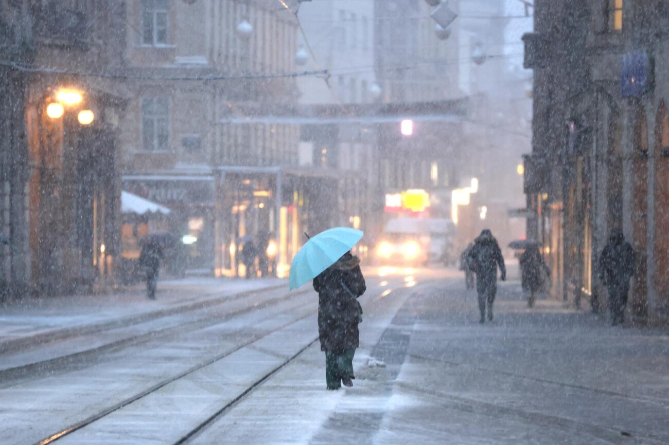 Zagreb: Zahlađenje i snijeg na ulicama grada Zagreb: Zahlađenje i snijeg na ulicama grada