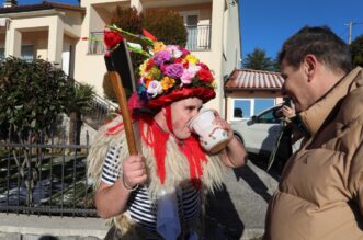 Rukavac: Rukava?ki zvon?ari obilaze sela Matuljskog zale?a Rukavac: Rukava?ki zvon?ari obilaze sela Matuljskog zale?a