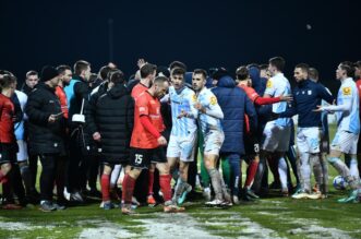 Naguravanje nogometaša Gorice i Rijeke nakon utakmice Naguravanje nogometaša Gorice i Rijeke nakon utakmice