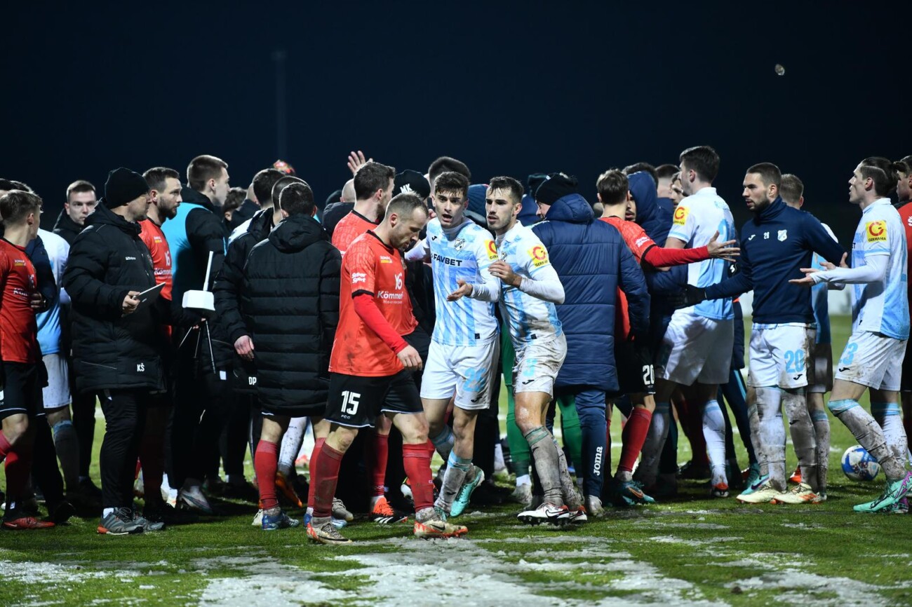 Naguravanje nogometaša Gorice i Rijeke nakon utakmice Naguravanje nogometaša Gorice i Rijeke nakon utakmice