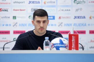 HNK Rijeka predstavila novog igrača Mirka Marića HNK Rijeka predstavila novog igrača Mirka Marića