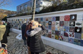 umjetnost na zidu ksotrena (4) umjetnost na zidu ksotrena (4)
