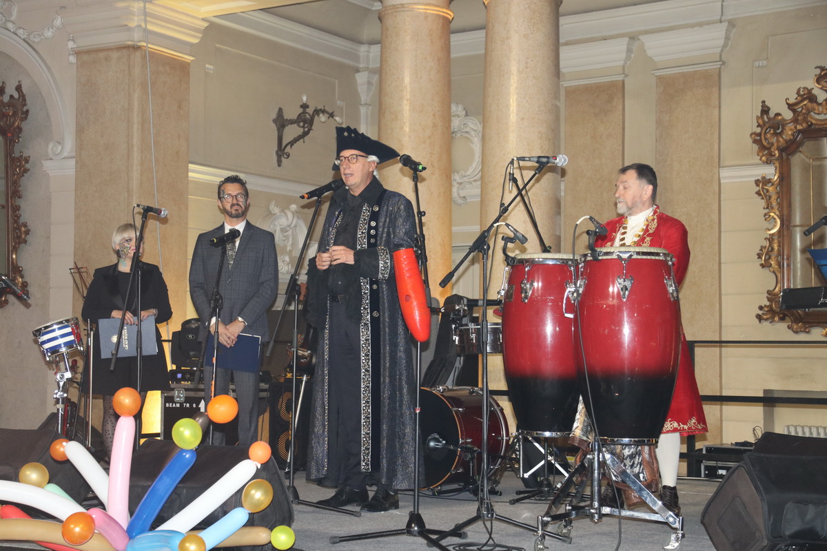 Humanitarni-karnevalski-gala-party-21