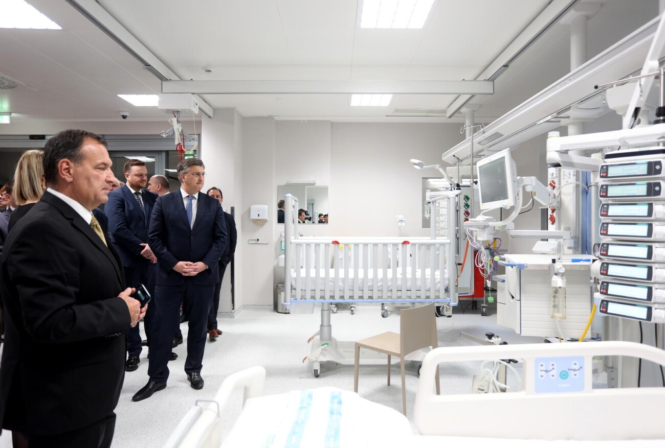Rijeka: Andrej Plenković s kolegama sudjelovao na svečanom otvorenju zgrade Bolnice za ženu i dijete Rijeka: Andrej Plenković s kolegama sudjelovao na svečanom otvorenju zgrade Bolnice za ženu i dijete