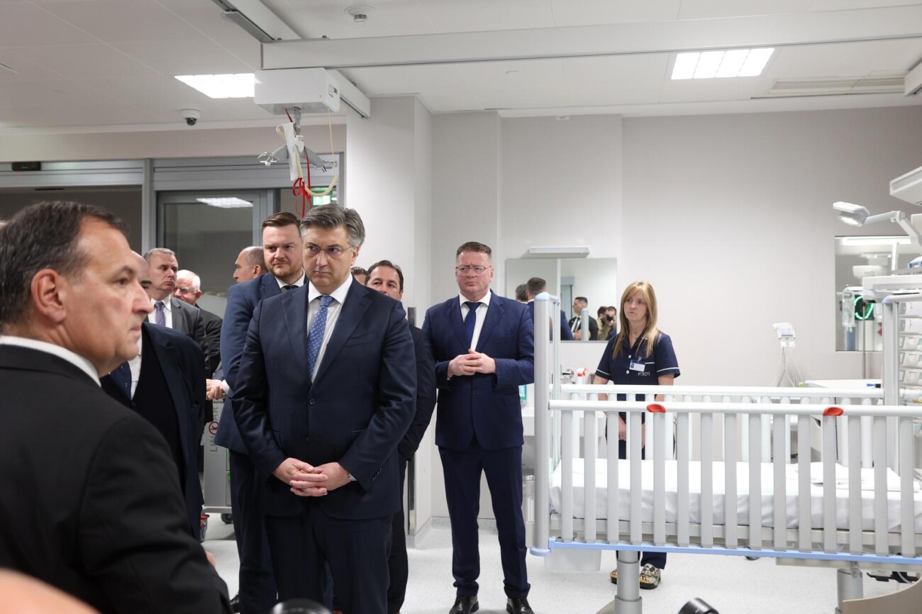 Rijeka: Andrej Plenković s kolegama sudjelovao na svečanom otvorenju zgrade Bolnice za ženu i dijete Rijeka: Andrej Plenković s kolegama sudjelovao na svečanom otvorenju zgrade Bolnice za ženu i dijete