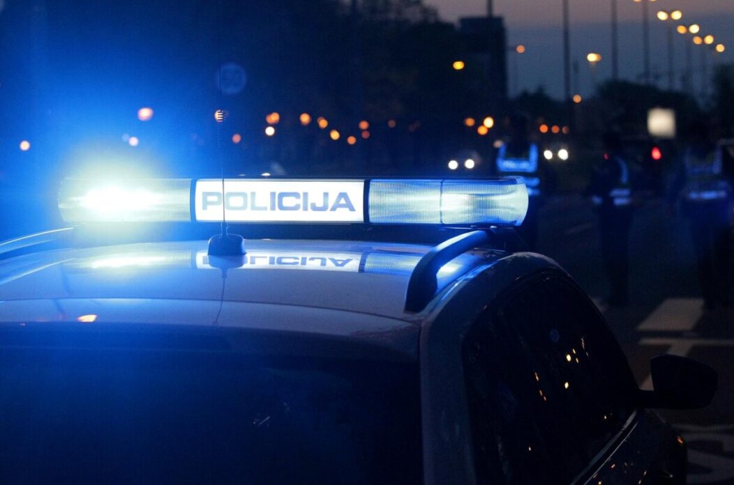 Zagreb: Osobni automobil naletio na pjeakinju na zebri u Vatikanskoj ulici Zagreb: Osobni automobil naletio na pjeakinju na zebri u Vatikanskoj ulici
