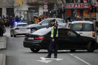 Prometna nesre?a u centru Pule, ozlije?eno troje ljudi Prometna nesre?a u centru Pule, ozlije?eno troje ljudi