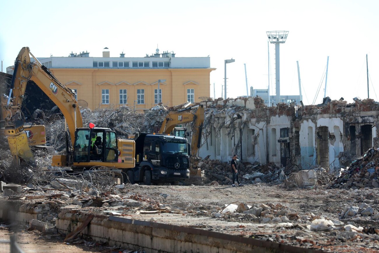 Rijeka: Rušenje željezničkih skladišta 3b Rijeka: Rušenje željezničkih skladišta 3b