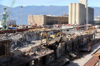 Rijeka: Rušenje željezničkih skladišta 3b Rijeka: Rušenje željezničkih skladišta 3b