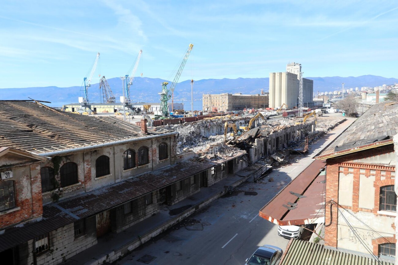 Rijeka: Rušenje željezničkih skladišta 3b Rijeka: Rušenje željezničkih skladišta 3b