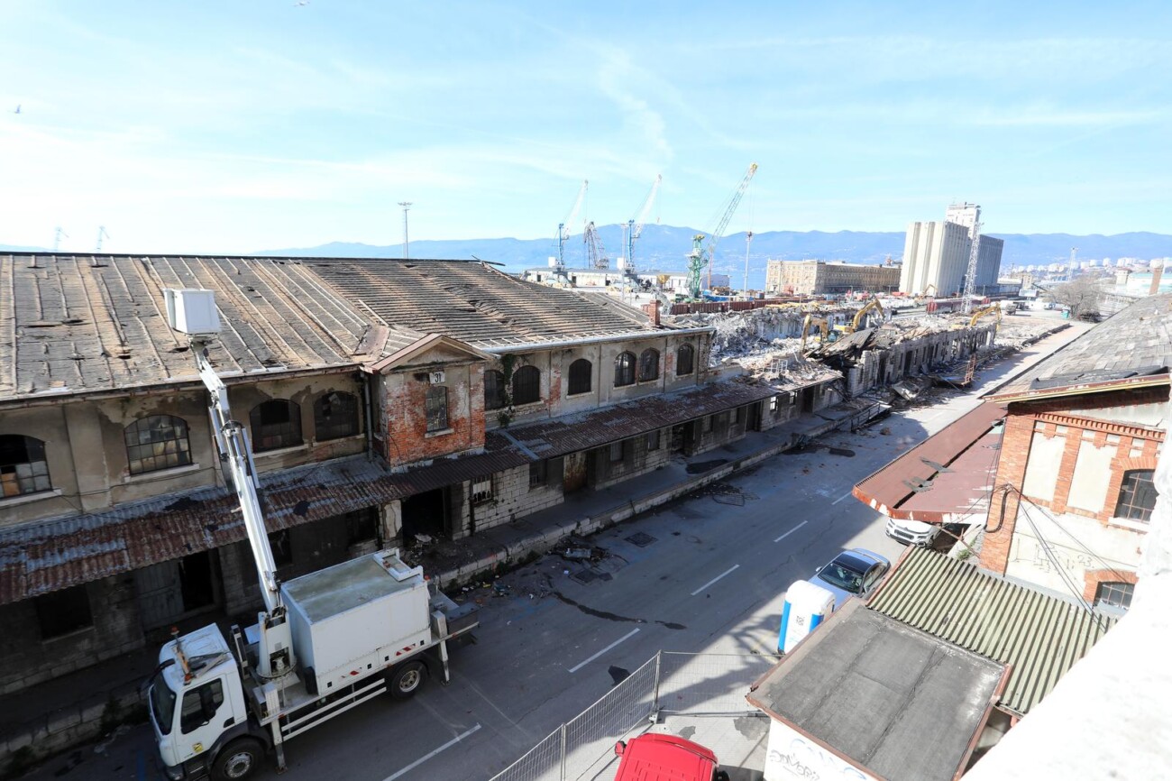 Rijeka: Rušenje željezničkih skladišta 3b Rijeka: Rušenje željezničkih skladišta 3b