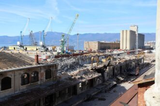 Rijeka: Ruenje eljezni?kih skladita 3b Rijeka: Ruenje eljezni?kih skladita 3b