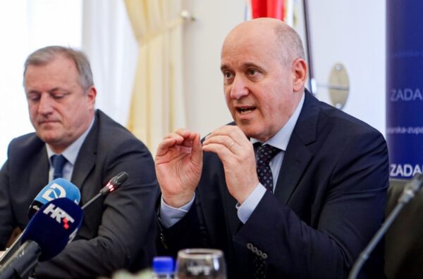 Zadar: Ministri Bačić i Erlić sastali se sa županom Longinom