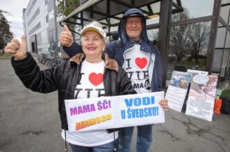 Zagreb: Marica i Mijat Barišić došli podržati Let 3 na Dori Zagreb: Marica i Mijat Barišić došli podržati Let 3 na Dori
