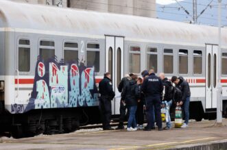 Rijeka: Polazak Bijelog vlaka s Armadom na derbi u Zagreb Rijeka: Polazak Bijelog vlaka s Armadom na derbi u Zagreb