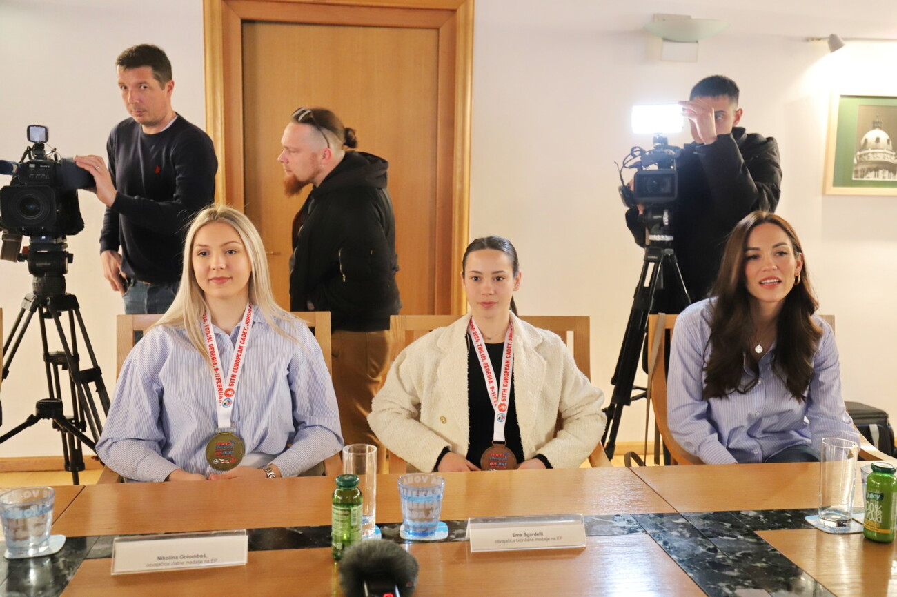 Prijem-za-karatistice-Nikolinu-Golomboš-i-Emu-Sgardelli-4