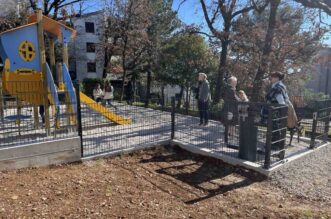djecje igraliste tosina opatija (4) djecje igraliste tosina opatija (4)