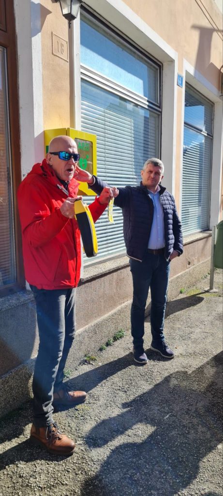 donacija defibilator brod na kupi (1) donacija defibilator brod na kupi (1)