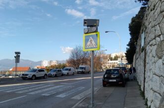 turnić cesta znak (2) turnić cesta znak (2)