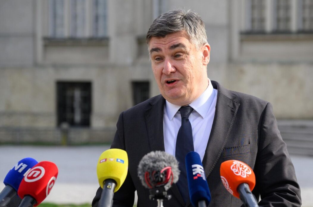 Zagreb: Peđa Grbin održao izvanrednu konferenciju za medije, pridružio mu se i predsjednik Milanović Zagreb: Peđa Grbin održao izvanrednu konferenciju za medije, pridružio mu se i predsjednik Milanović