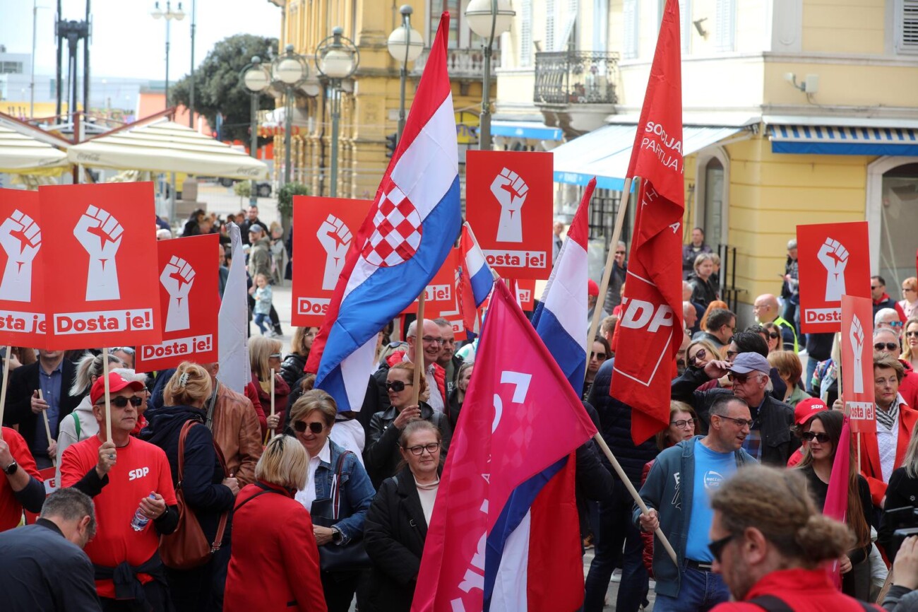 Rijeka: Veliki prosvjed oporbe na trgu 128 brigade HV
